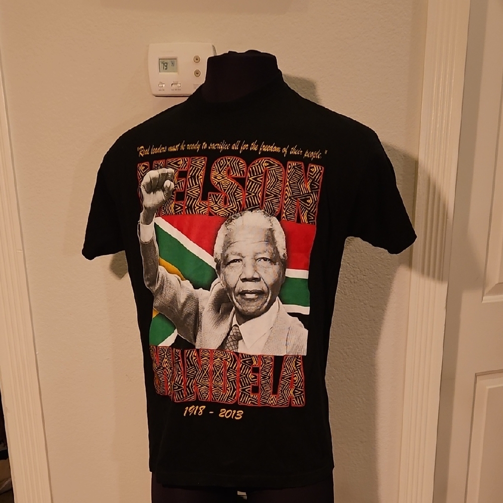 Nelson Mandella Graphic T-Shirt